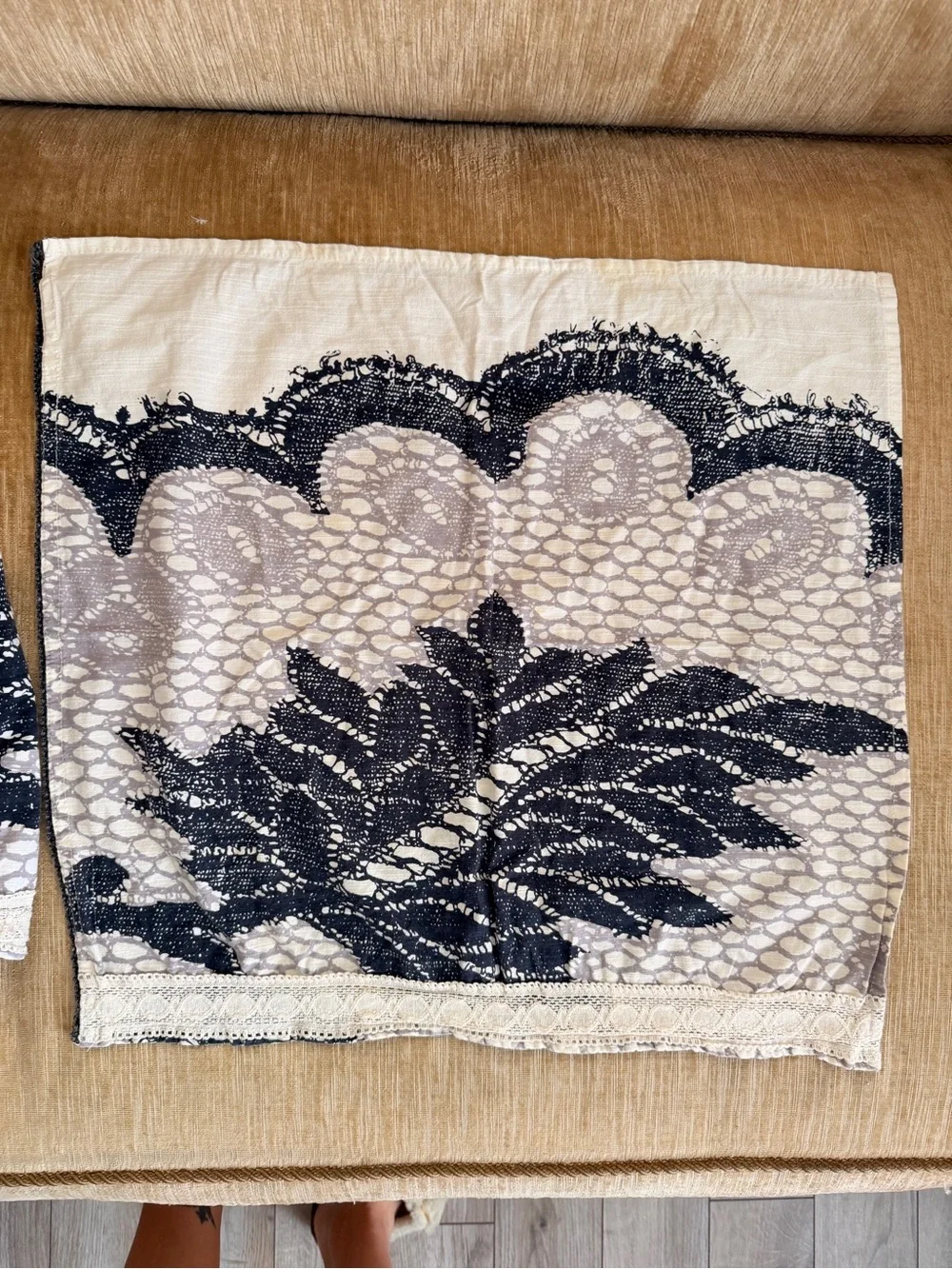 Anthropologie Black and Cream Lace-Print Napkin Set with crochet edges 12 cotton